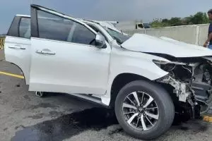 Vanessa Angel dan suami alami kecelakaan di Tol Nganjuk