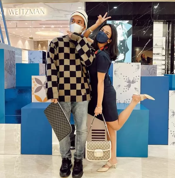 Potret kenangan Vannesa Angel dan suami © Instagram