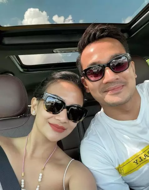 Potret kenangan Vannesa Angel dan suami © Instagram