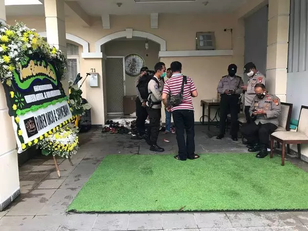 Potret rumah duka Vanessa Angel dan Bibi Ardiansyah berbagai sumber Potret rumah duka Vanessa Angel dan Bibi Ardiansyah berbagai sumber