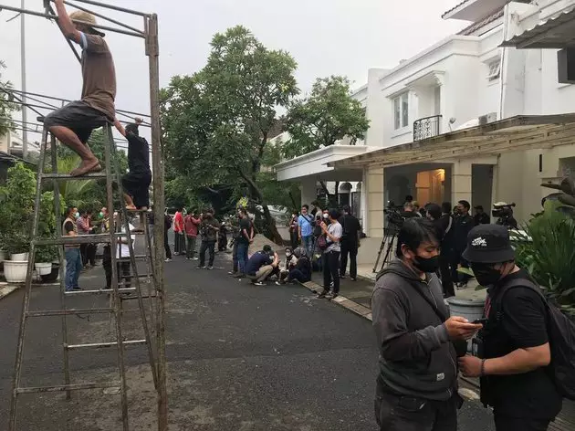 Potret rumah duka Vanessa Angel dan Bibi Ardiansyah berbagai sumber Potret rumah duka Vanessa Angel dan Bibi Ardiansyah berbagai sumber