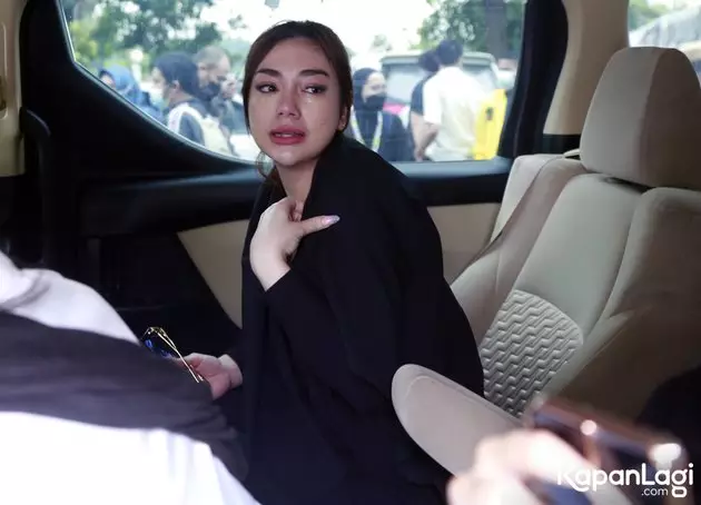 seleb hadiri pemakaman Vanessa Angel © 2021 brilio.net