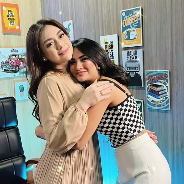 kenangan Celine sama vanessa berbagai sumber