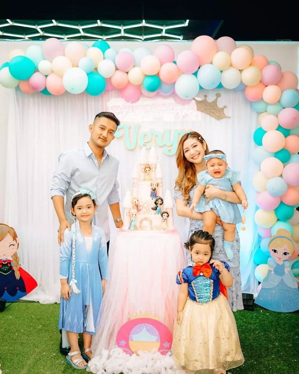 potret delta hesti istri tom liwafa © instagram