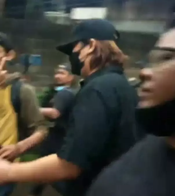 Potret Billy Syahputra hadir pemakaman Vanessa Angel Berbagai sumber 