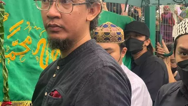 Potret Billy Syahputra hadir pemakaman Vanessa Angel Berbagai sumber 