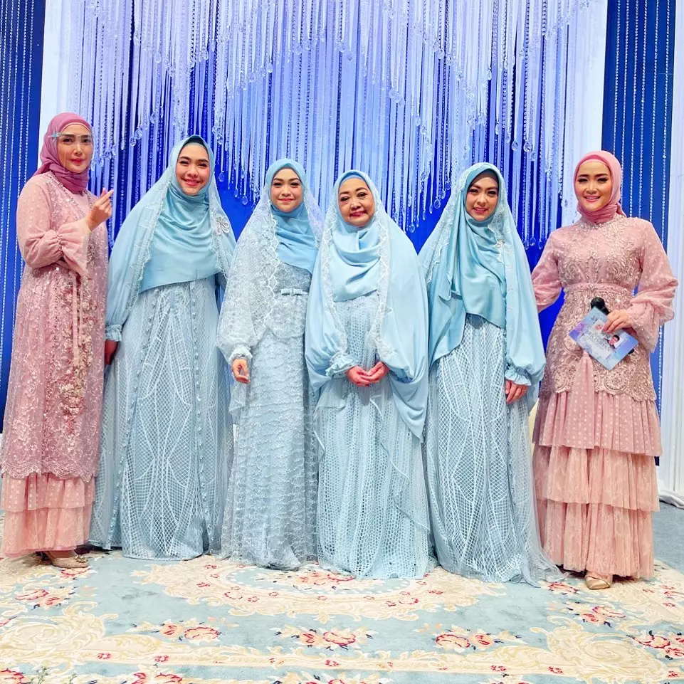 Momen pengajian Ria Ricis © Instagram Momen pengajian Ria Ricis © Instagram