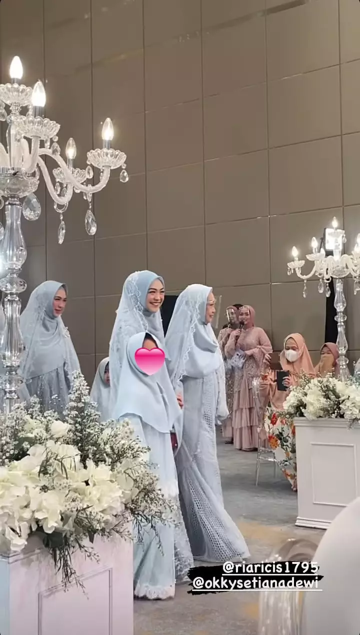Momen pengajian Ria Ricis © Instagram Momen pengajian Ria Ricis © Instagram