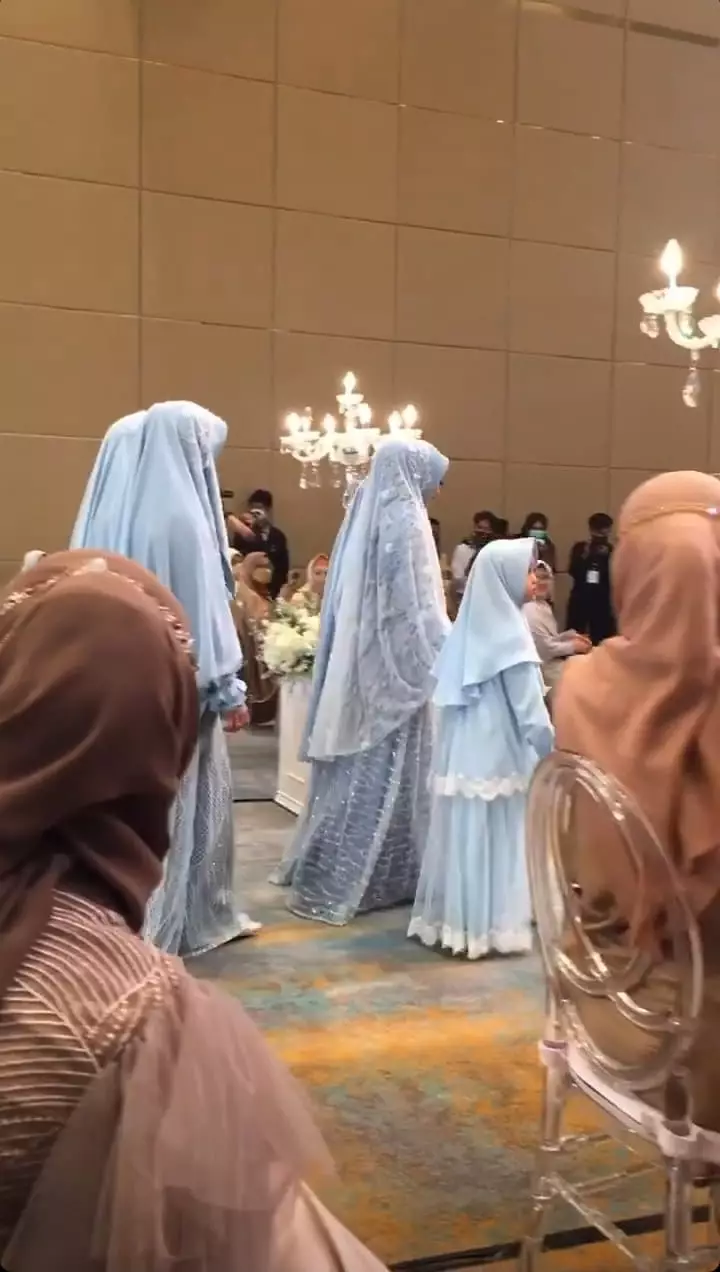 Momen pengajian Ria Ricis © Instagram Momen pengajian Ria Ricis © Instagram