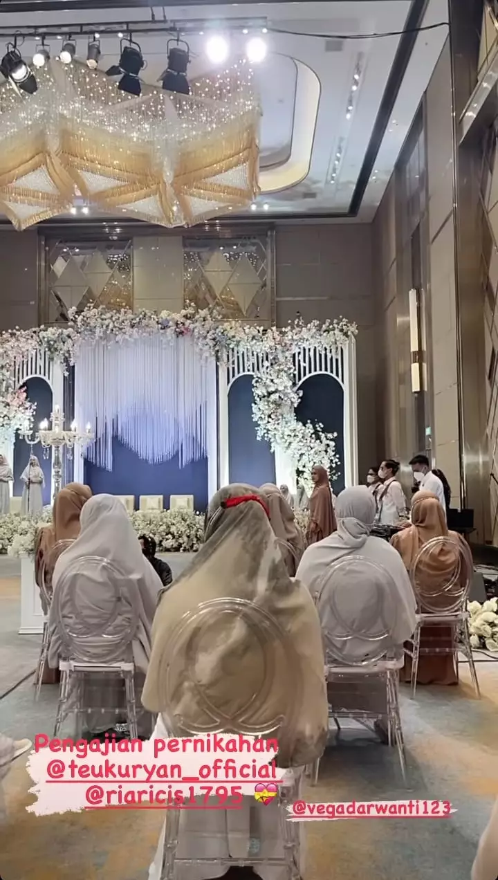 Momen pengajian Ria Ricis © Instagram Momen pengajian Ria Ricis © Instagram