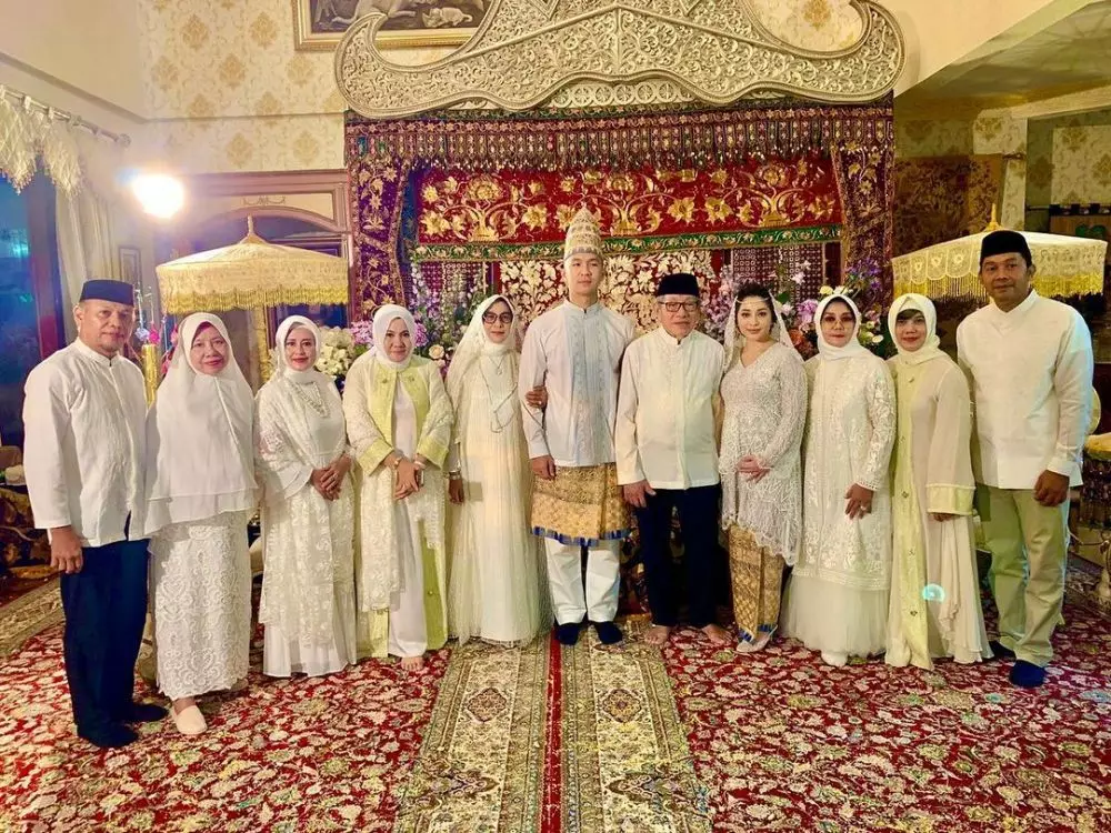 Momen pengajian 4 bulanan kehamilan Nikita Willy © Instagram Momen pengajian 4 bulanan kehamilan Nikita Willy © Instagram