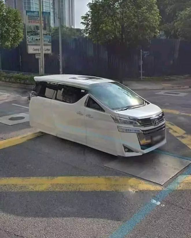 penampakan absurd mobil © 2021 Berbagai Sumber penampakan absurd mobil © 2021 Berbagai Sumber