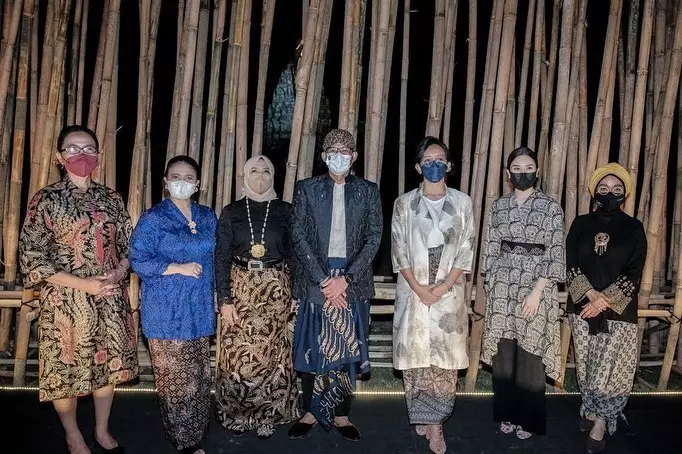 Momen Angela Tanoesoedibjo saat jalani tugas Instagram