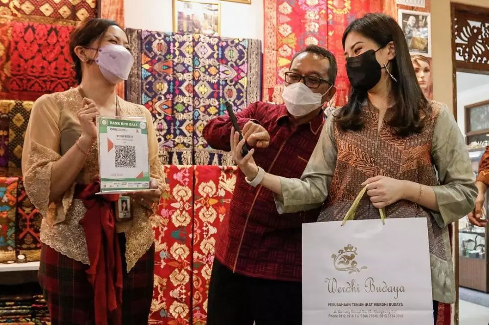 Momen Angela Tanoesoedibjo saat jalani tugas Instagram