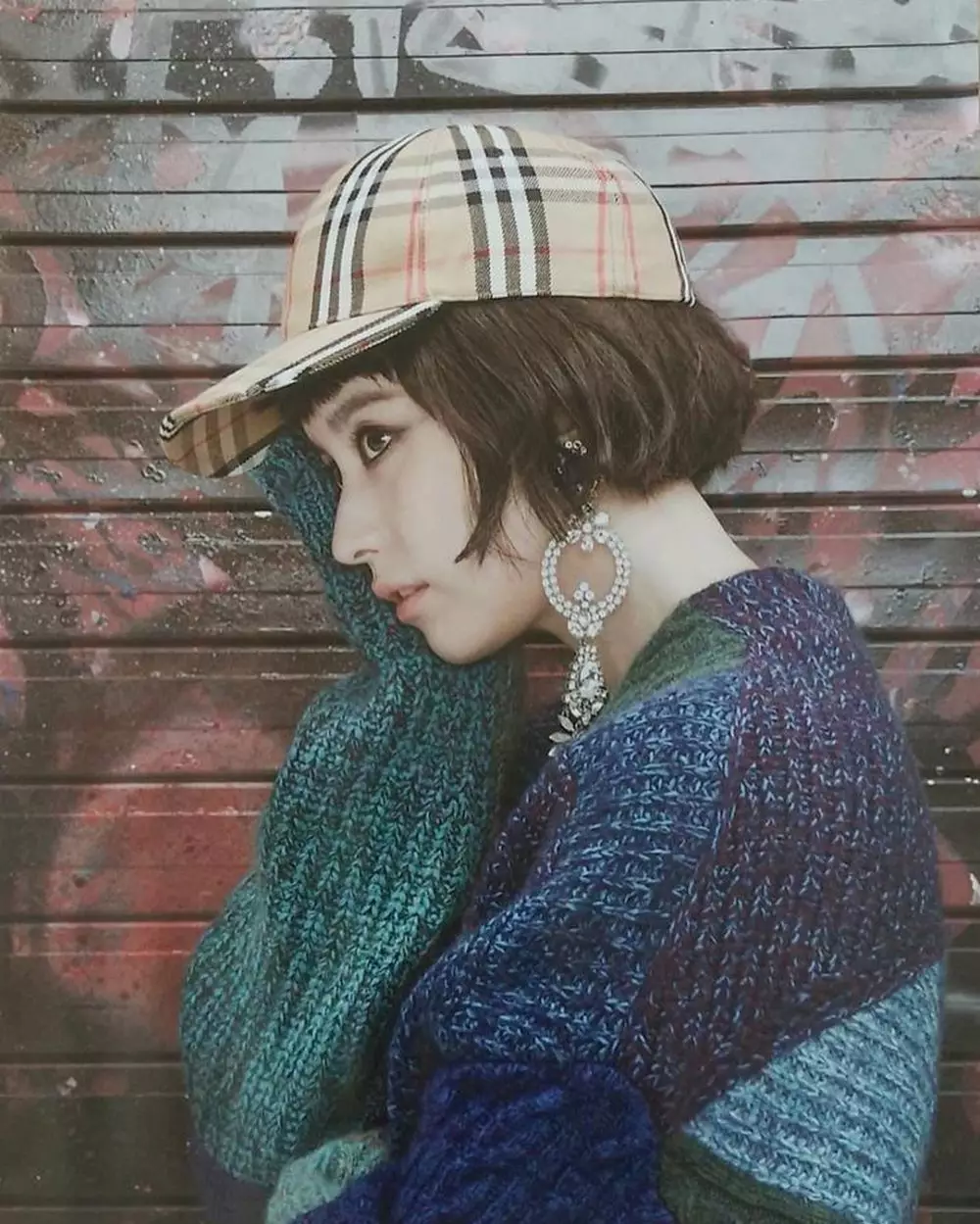 gaya pemotretan Han Hyo-joo © 2021 Instagram