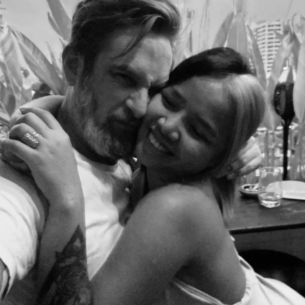 carson Quinn dan keluarga baru © 2021 Instagram