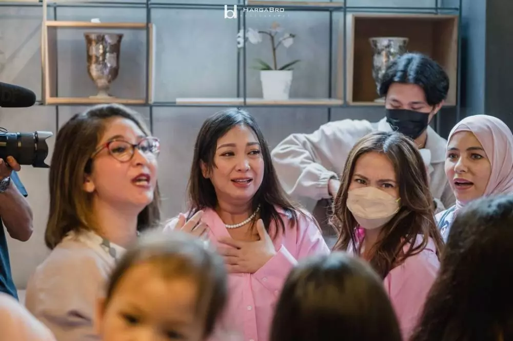 kejutan baby shower nola b3 © instagram