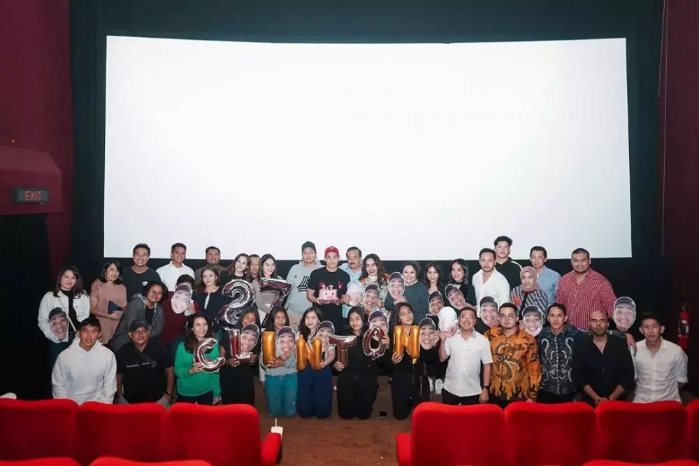 seleb sewa bioskop rayakan ultah pasangan © berbagai sumber