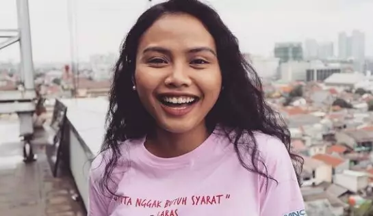 Penyanyi cantik jebolan Indonesian Idol terjun ke akting © Instagram Penyanyi cantik jebolan Indonesian Idol terjun ke akting © Instagram