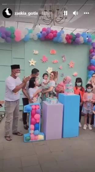 Momen Zaskia Gotik rayakan ultah anak © Instagram Momen Zaskia Gotik rayakan ultah anak © Instagram