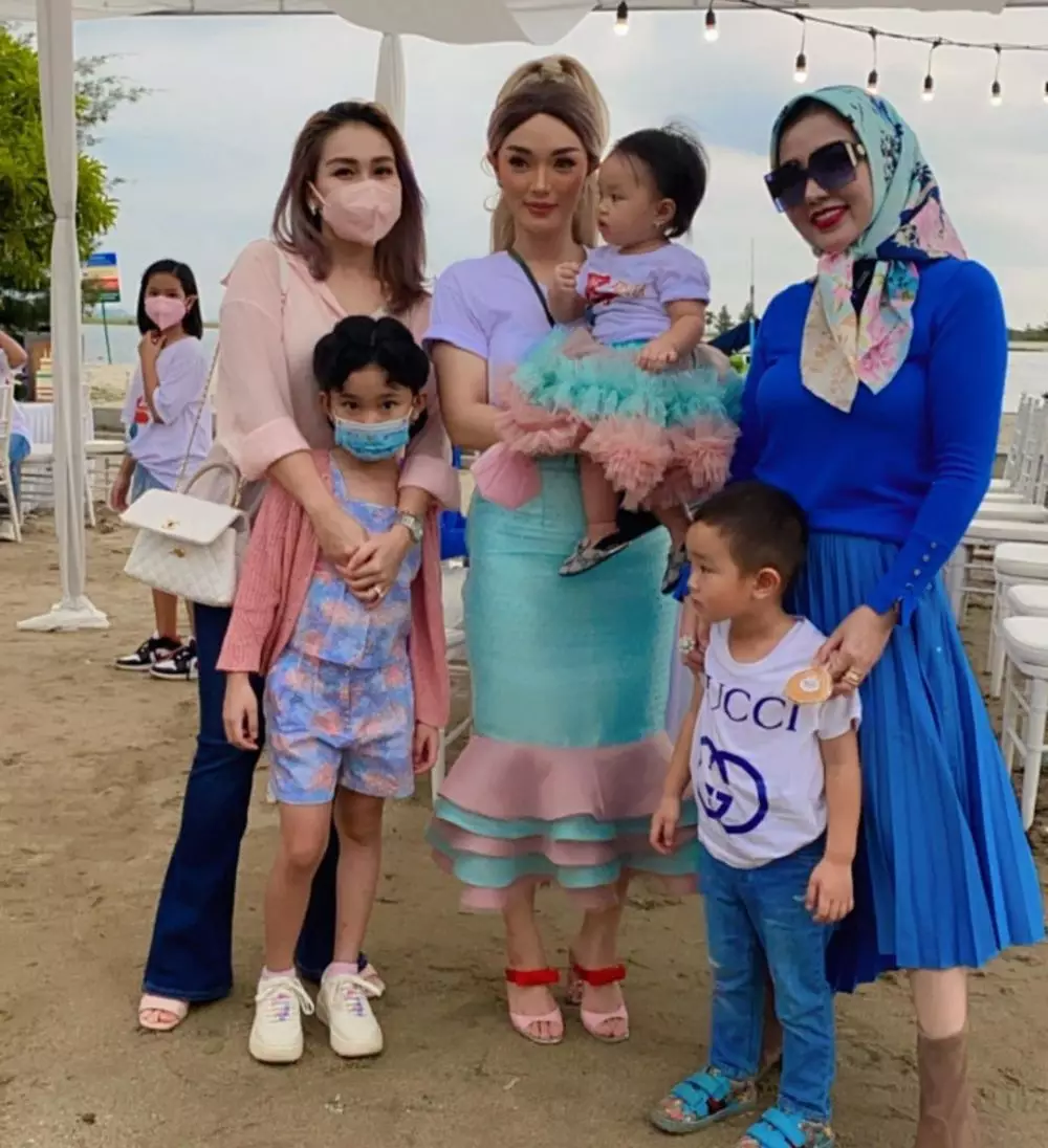 Momen Zaskia Gotik rayakan ultah anak © Instagram Momen Zaskia Gotik rayakan ultah anak © Instagram