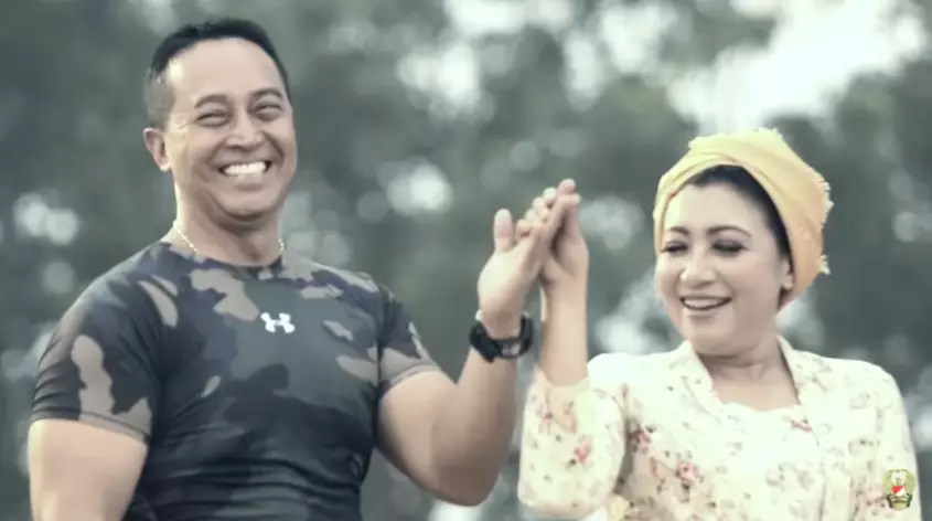 Momen calon Panglima TNI Andika Perkasa dan istri YouTube Momen calon Panglima TNI Andika Perkasa dan istri YouTube