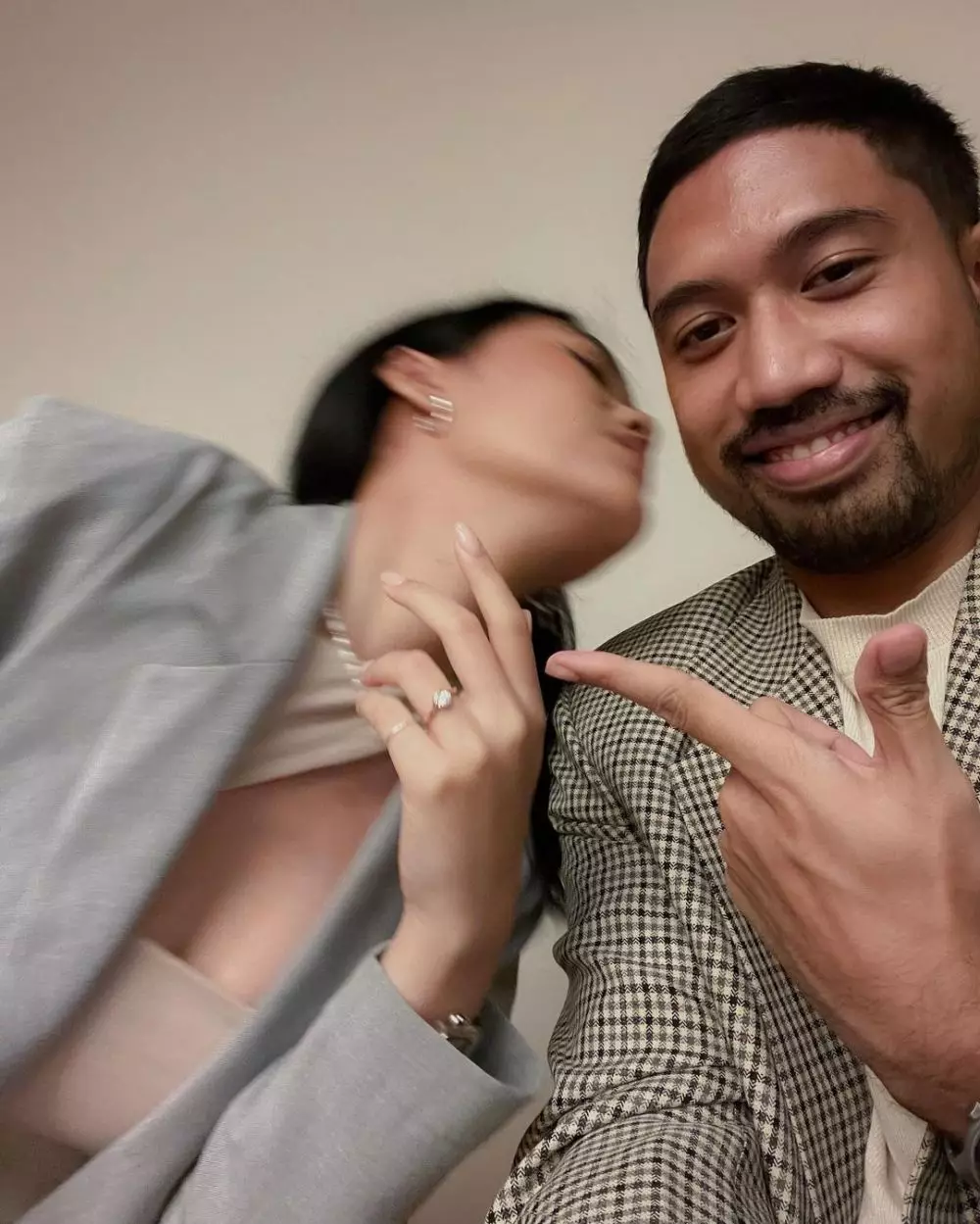 Momen manis Kallula Harsyntha saat dilamar Bam Mastro Instagram