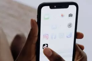 Nikmati video TikTok offline tanpa watermark, simak 9 cara downloadnya