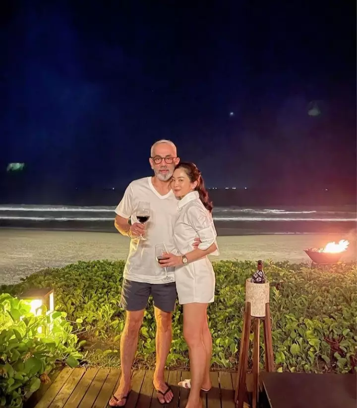 potret dulu hingga kini Bunga Zainal & suami Berbagai sumber  potret dulu hingga kini Bunga Zainal & suami Berbagai sumber