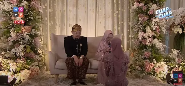 Momen siraman Ria Ricis © 2021 YouTube