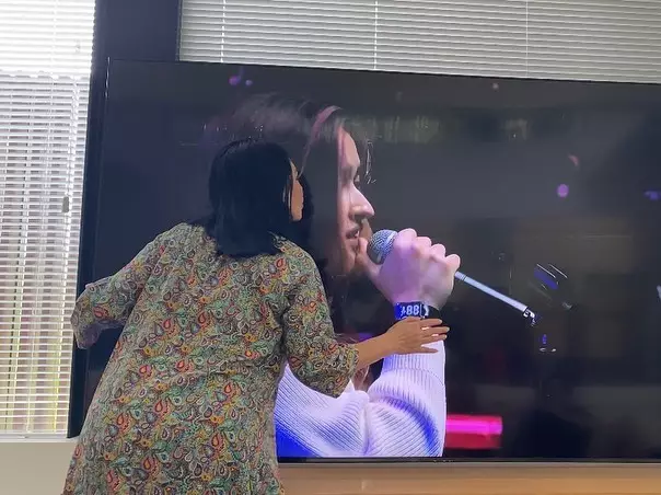 Stephanie Poetri tampil di konser HITC Instagram