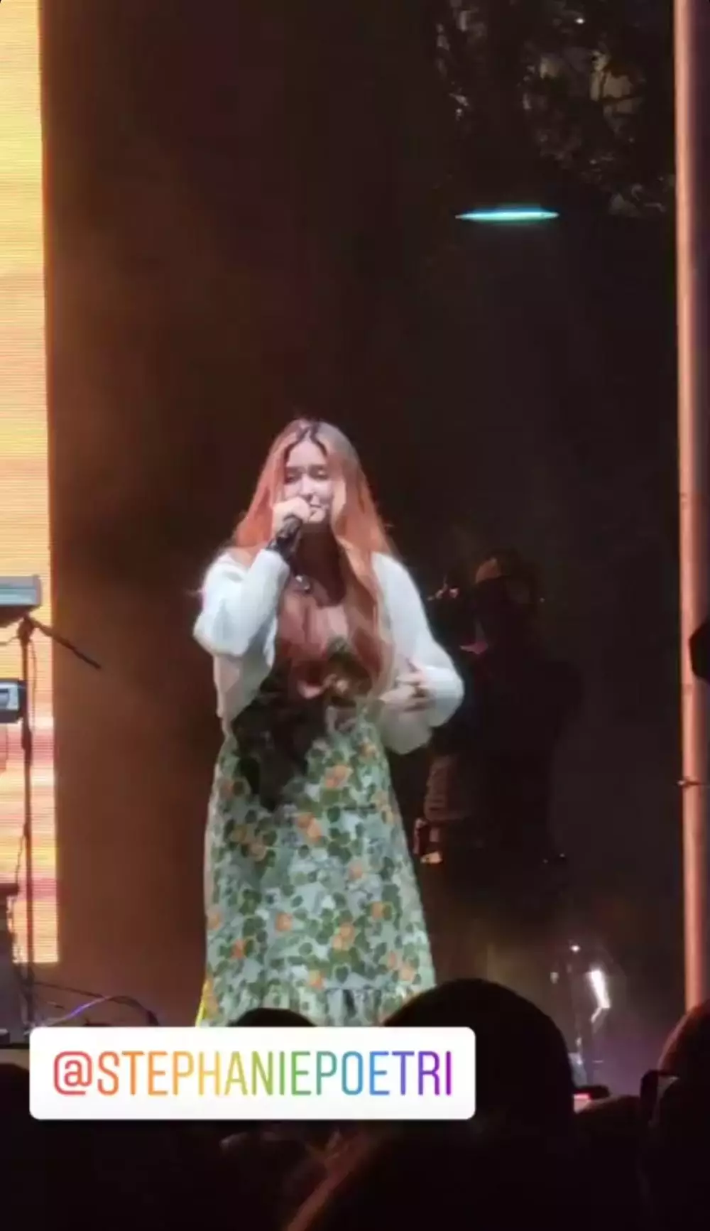 Stephanie Poetri tampil di konser HITC Instagram