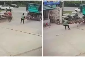 Aksi pria tarik truk dengan tangan kosong, sukses bikin takjub