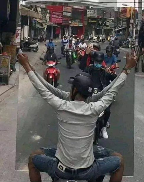 potret bingungin gara-gara cermin © 2021 instagram.com