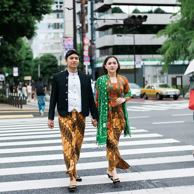 prewedding seleb pakai busana Jawa © Instagram prewedding seleb pakai busana Jawa © Instagram