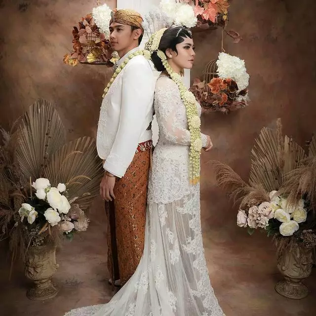 prewedding seleb pakai busana Jawa © Instagram prewedding seleb pakai busana Jawa © Instagram