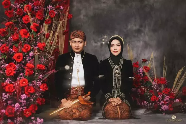 prewedding seleb pakai busana Jawa © Instagram prewedding seleb pakai busana Jawa © Instagram