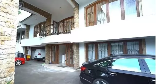 Potret rumah pemain Lapor Pak! berbagai sumber Potret rumah pemain Lapor Pak! berbagai sumber