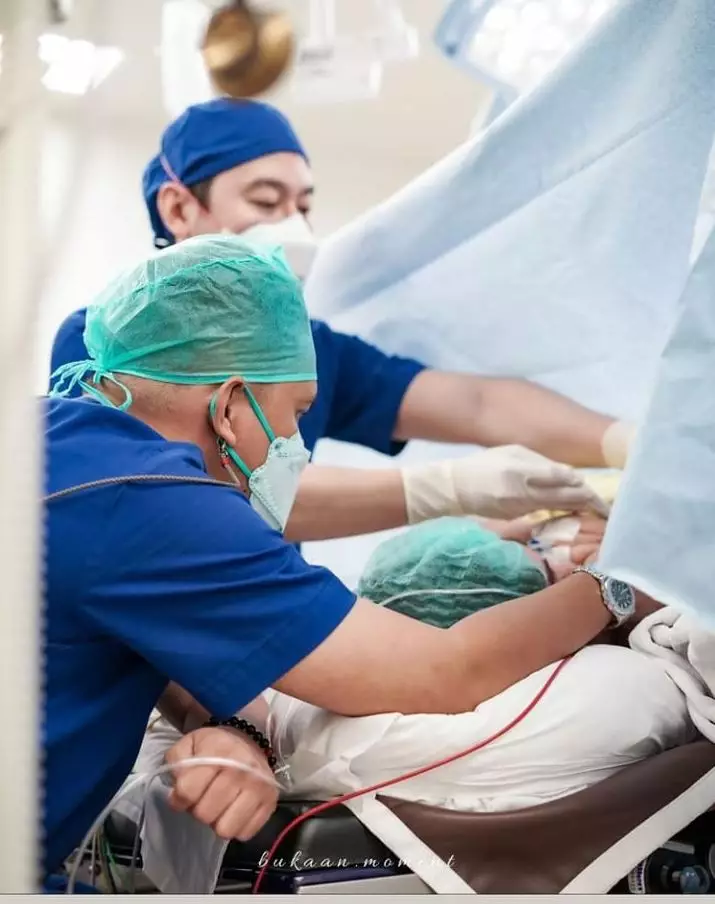 istri arief muhammad melahirkan © instagram