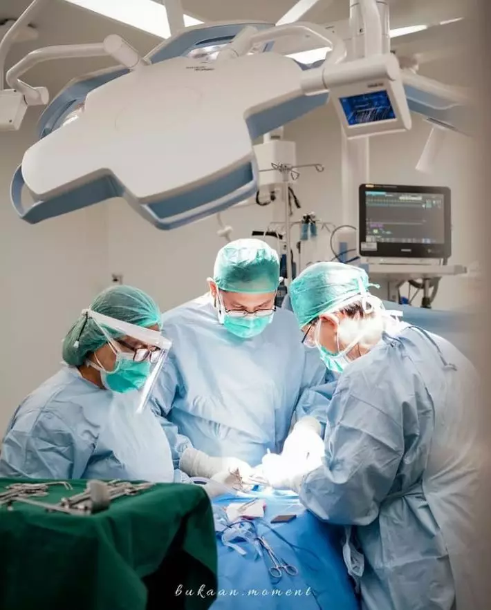 istri arief muhammad melahirkan © instagram