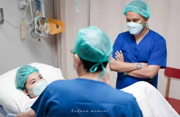 istri arief muhammad melahirkan © instagram