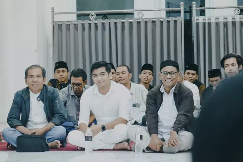 potret pengajian ria ricis bareng para santri © berbagai sumber