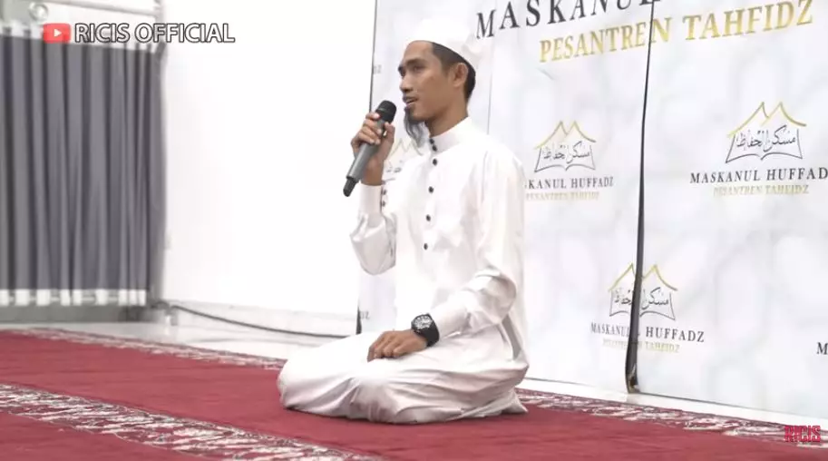 potret pengajian ria ricis bareng para santri © berbagai sumber