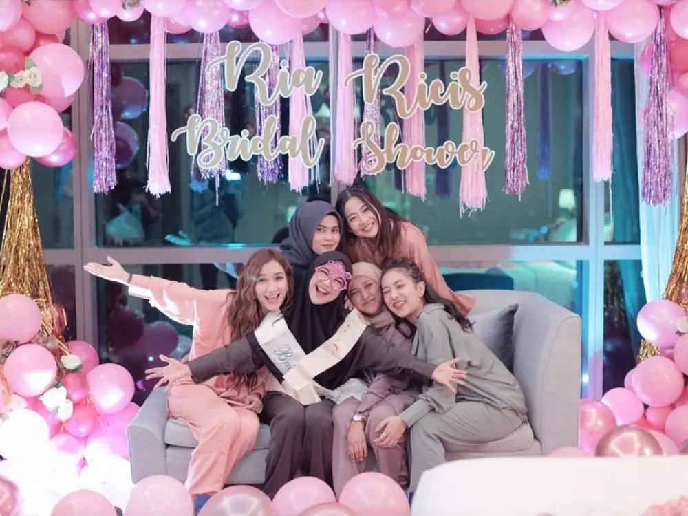 Momen bridal shower Ria Ricis YouTube/Instagram