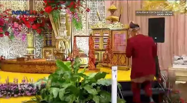 Potret dekorasi pernikahan Ria Ricis & Teuku Ryan Berbagai sumber  Potret dekorasi pernikahan Ria Ricis & Teuku Ryan Berbagai sumber