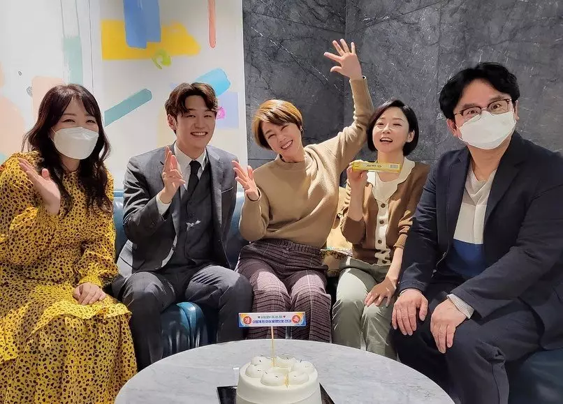 drama Korea Going to the Blue House Like This berbagai sumber