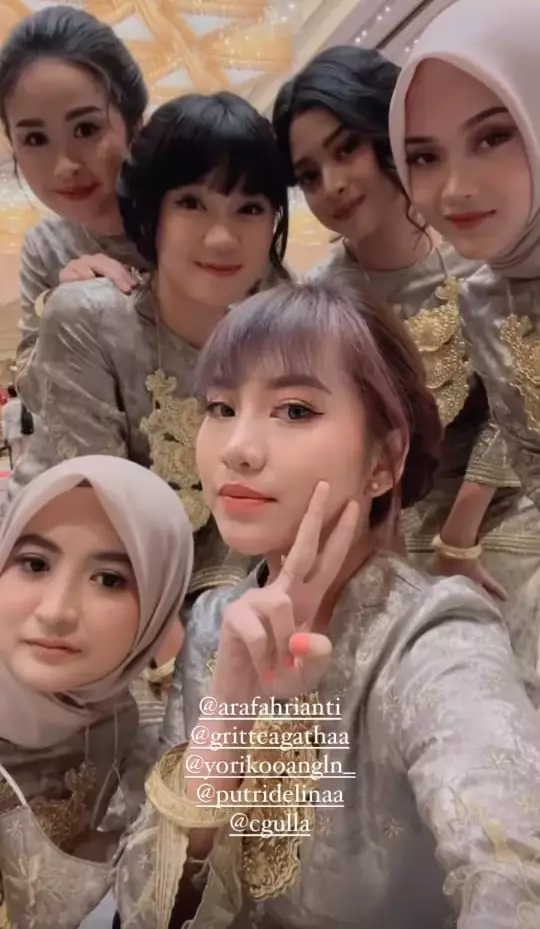 Potret bridesmaid dan groomsmen Ria Ricis © Instagram