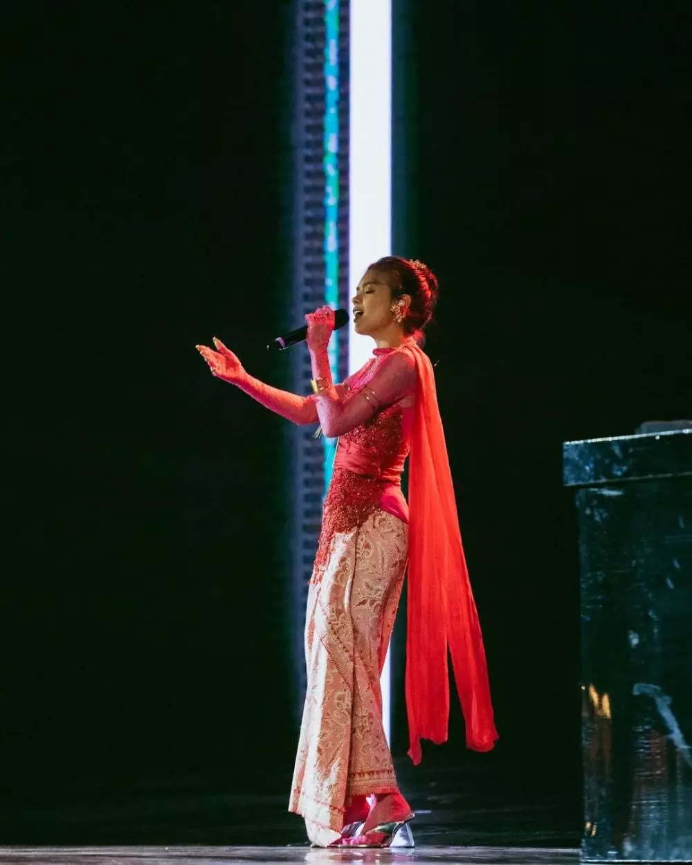 Potret Eva Celia saat manggung di FFI © 2021 brilio.net