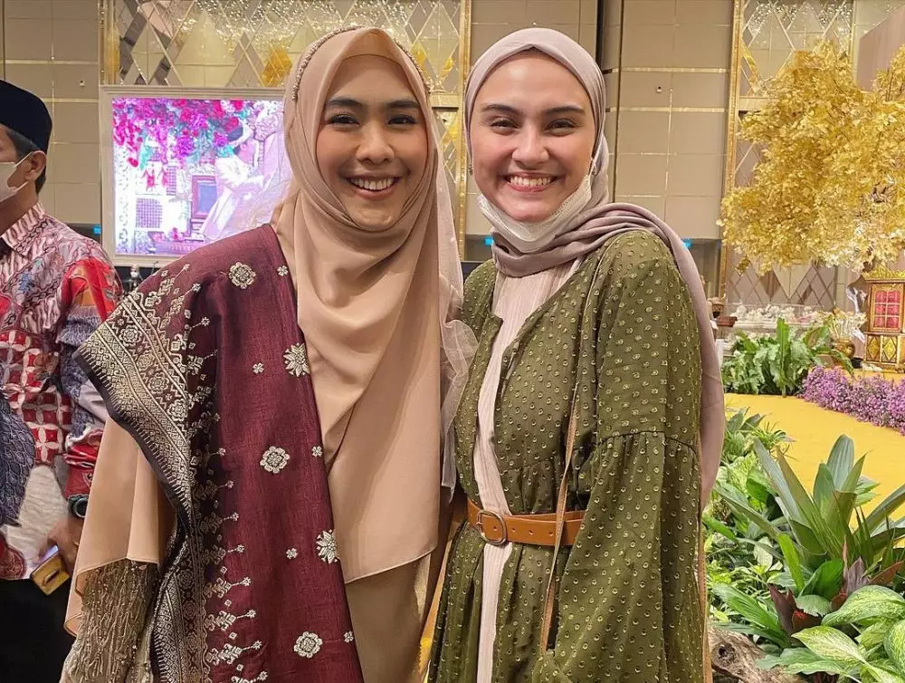 gaya seleb hadiri pernikahan ria ricis © berbagai sumber