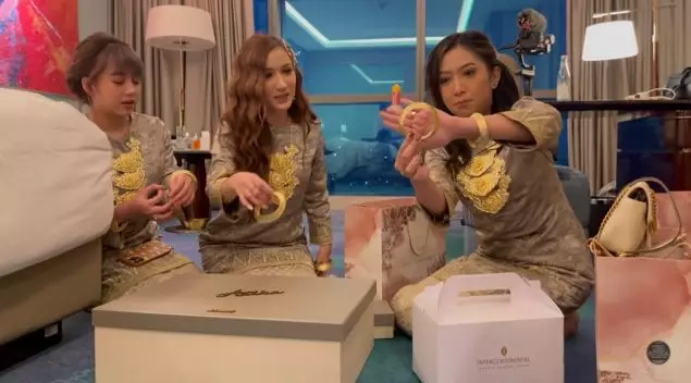 suvenir pernikahan Ria Ricis © 2021 brilio.net